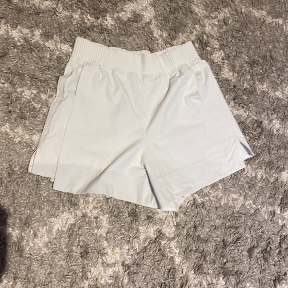 Lulu lemon relaxed woven high rise shorts - cream/bone